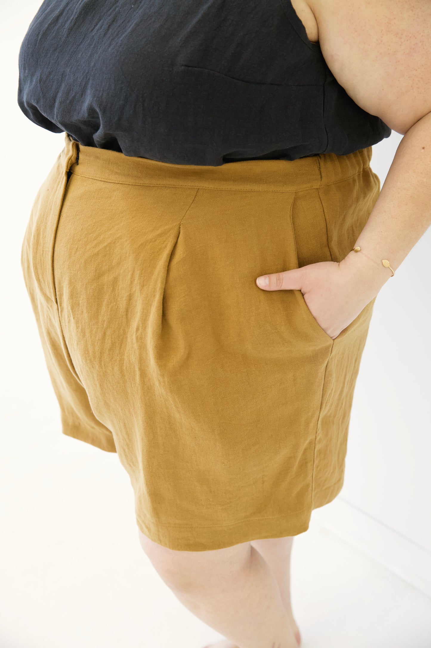 I AM STRONG Shorts | Caramel