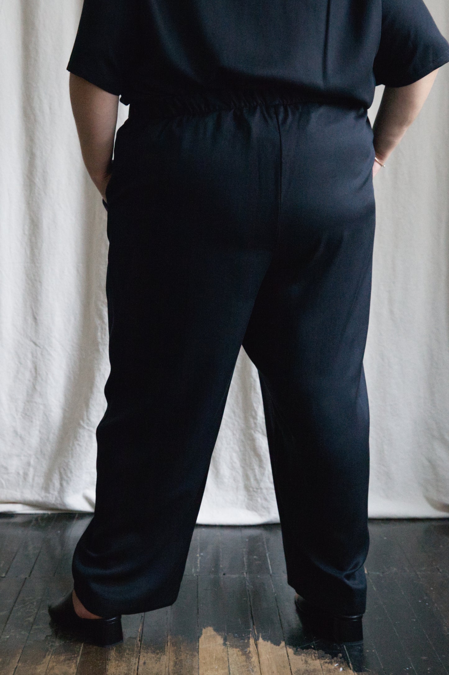 I AM GROUNDED Pants | Black Tencel Twill