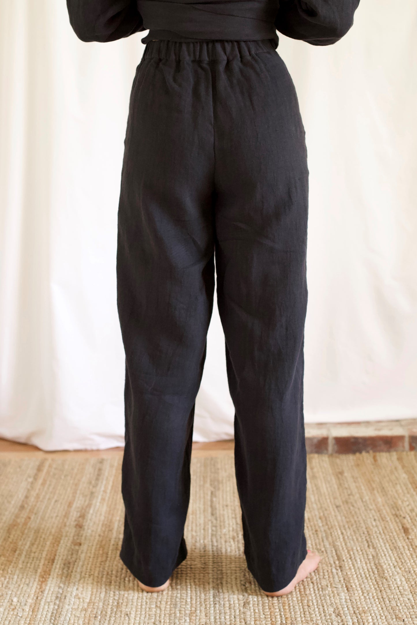 I AM STRONG Trousers | Black Linen Twill