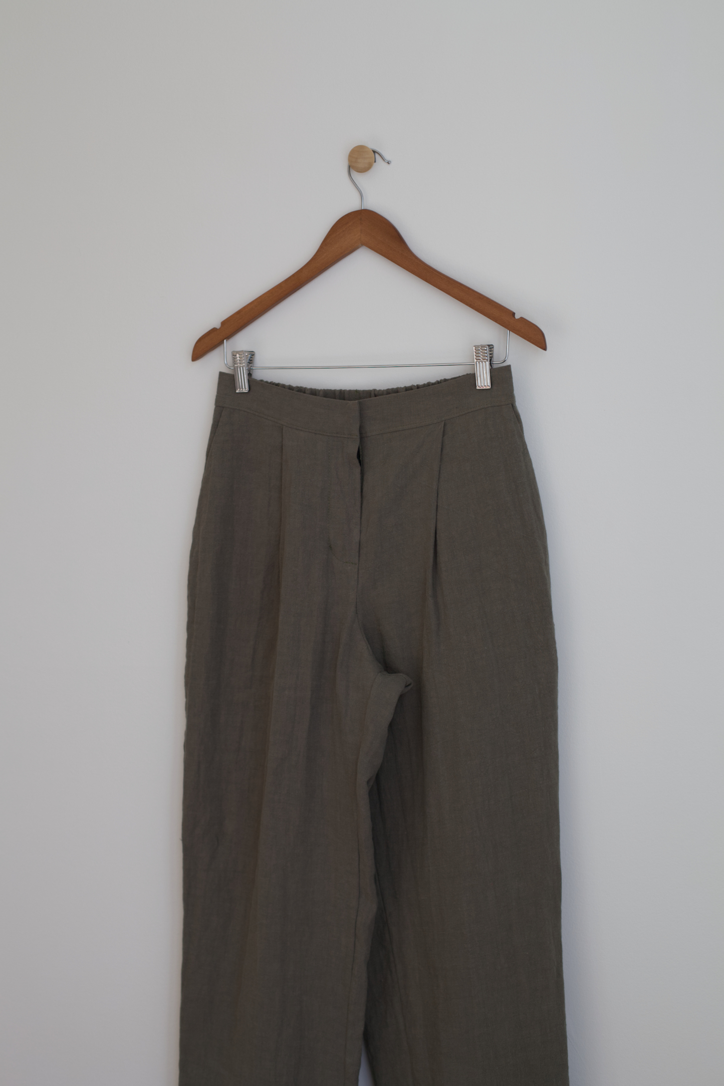 I AM STRONG Trousers | Sage